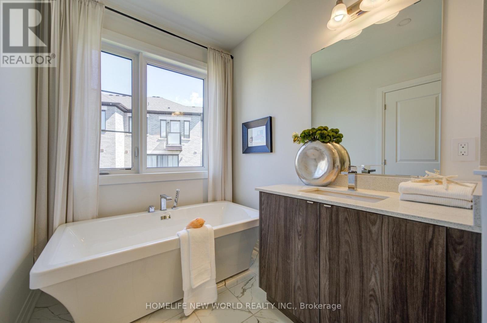 216 VERMONT AVENUE - 32