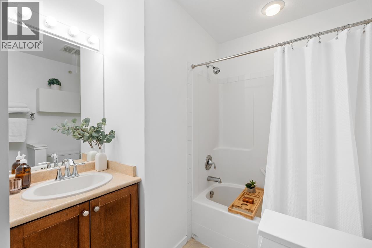 14 624 SHAW ROAD, Gibsons
