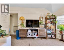 2726 Prior St, Victoria, BC V8T3Y1 Photo 14