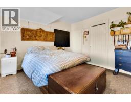 2726 Prior St, Victoria, BC V8T3Y1 Photo 15