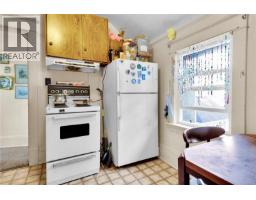 2726 Prior St, Victoria, BC V8T3Y1 Photo 20