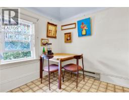 2726 Prior St, Victoria, BC V8T3Y1 Photo 21