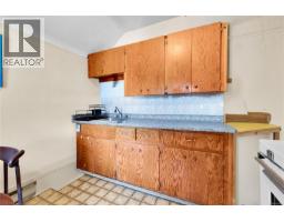 2726 Prior St, Victoria, BC V8T3Y1 Photo 22