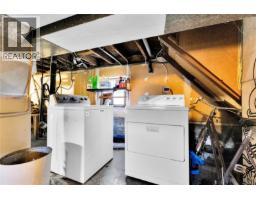 2726 Prior St, Victoria, BC V8T3Y1 Photo 23