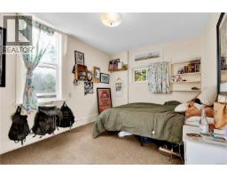 Family room - 2726 Prior St, Victoria, BC V8T3Y1 Photo 9