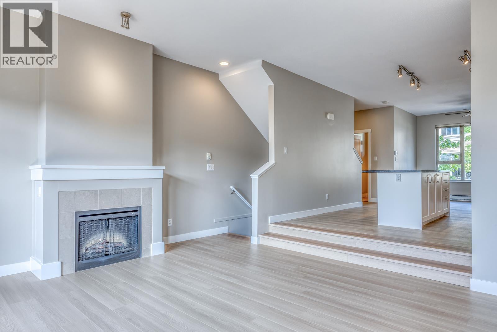 3 Bed, 3 Bath Apartment for Sale in Coquitlam – 187 3105 DAYANEE SPRINGS BOULEVARD, Coquitlam – MLS# R3148139 - Image 3