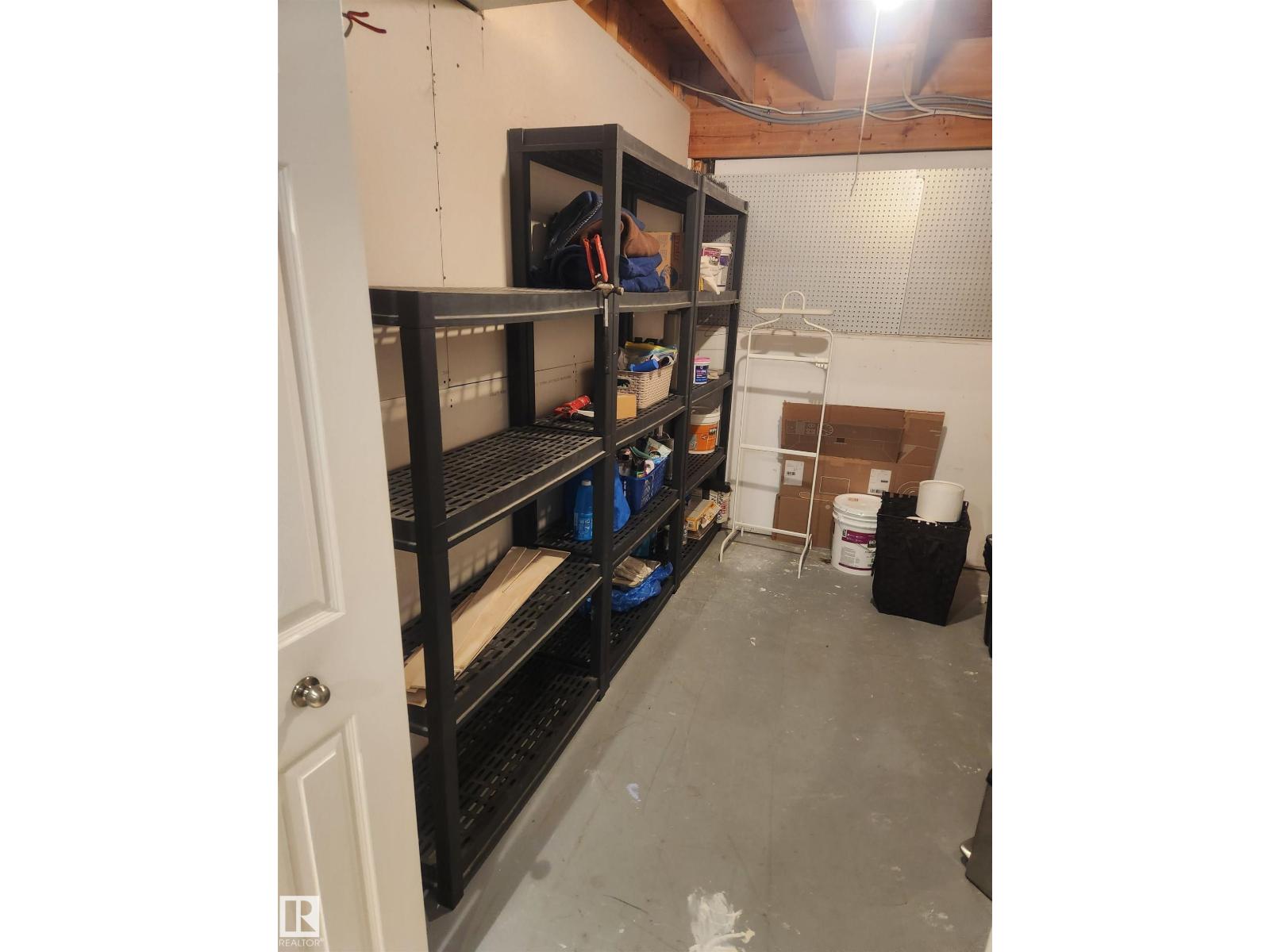 8029 17A AV NW - 38
