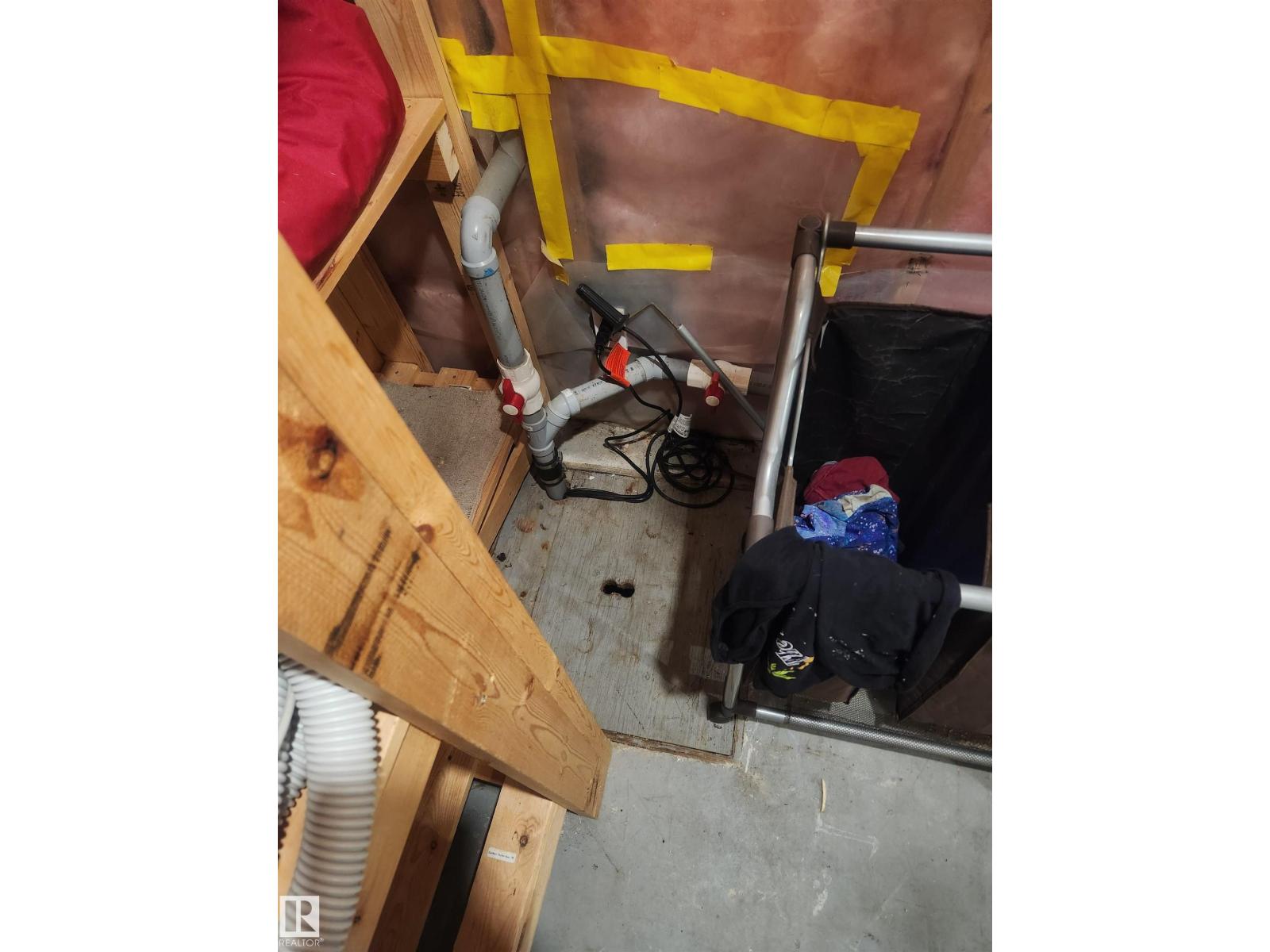 8029 17A AV NW - 42