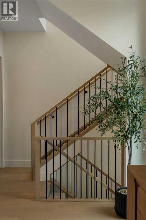 3917 23 Avenue SW - 18