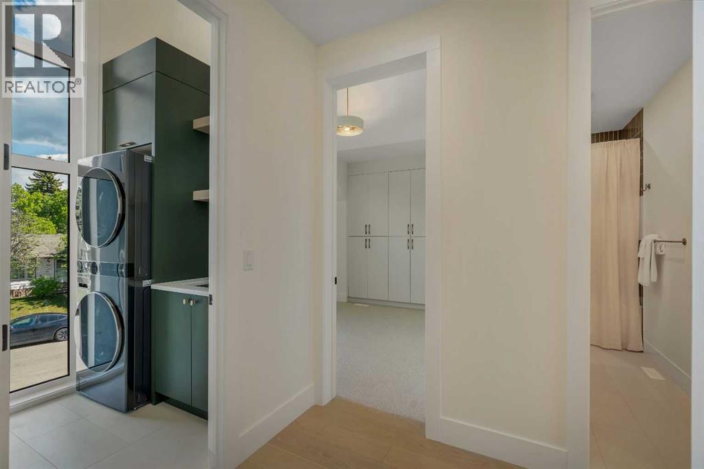 3917 23 Avenue SW - 21
