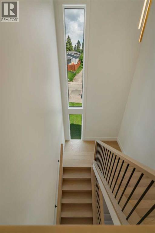 3917 23 Avenue SW - 37