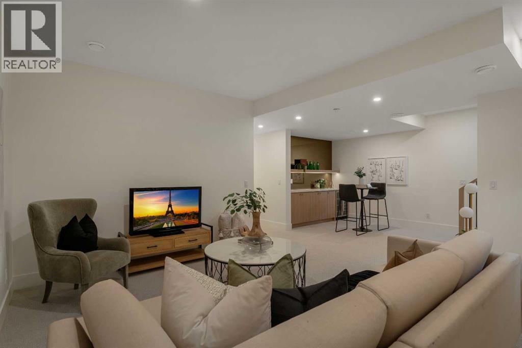 3917 23 Avenue SW - 41