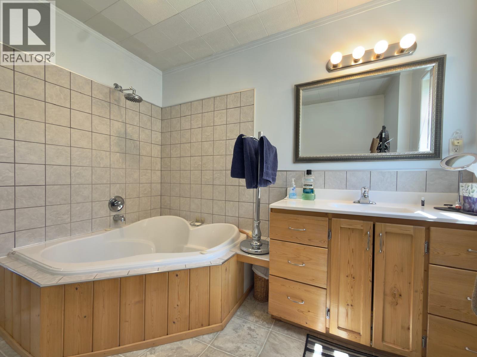 3608 E PUNTZI LAKE ROAD - Image 32