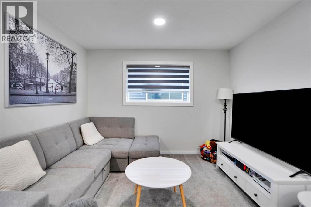 112 Langwell Common SE - 17