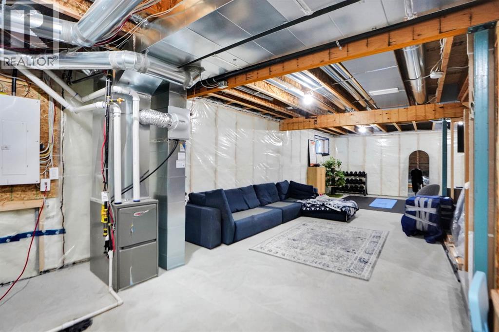 112 Langwell Common SE - 26