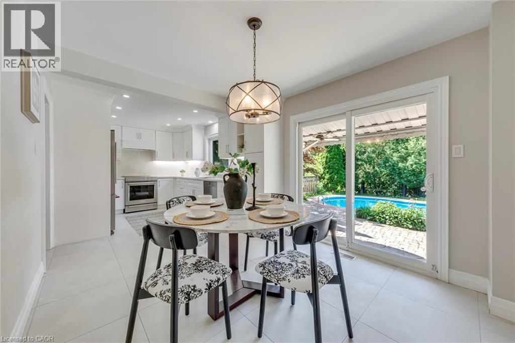 1633 GREENBRIAR Drive - Image 19
