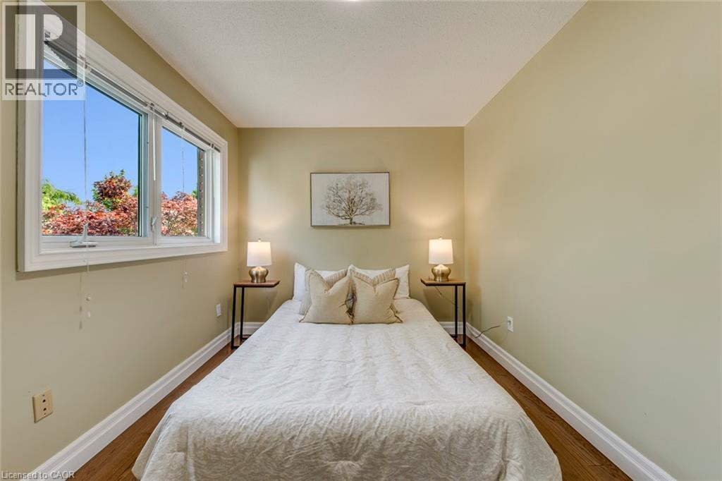 1633 GREENBRIAR Drive - Image 31