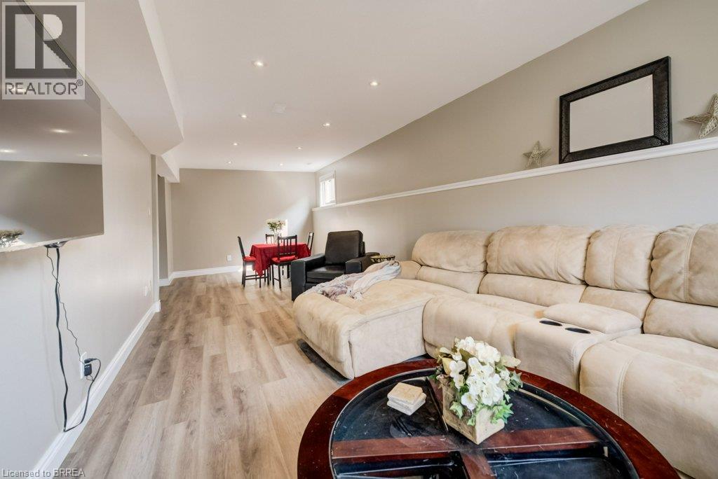 50 DOWDEN Avenue - 24