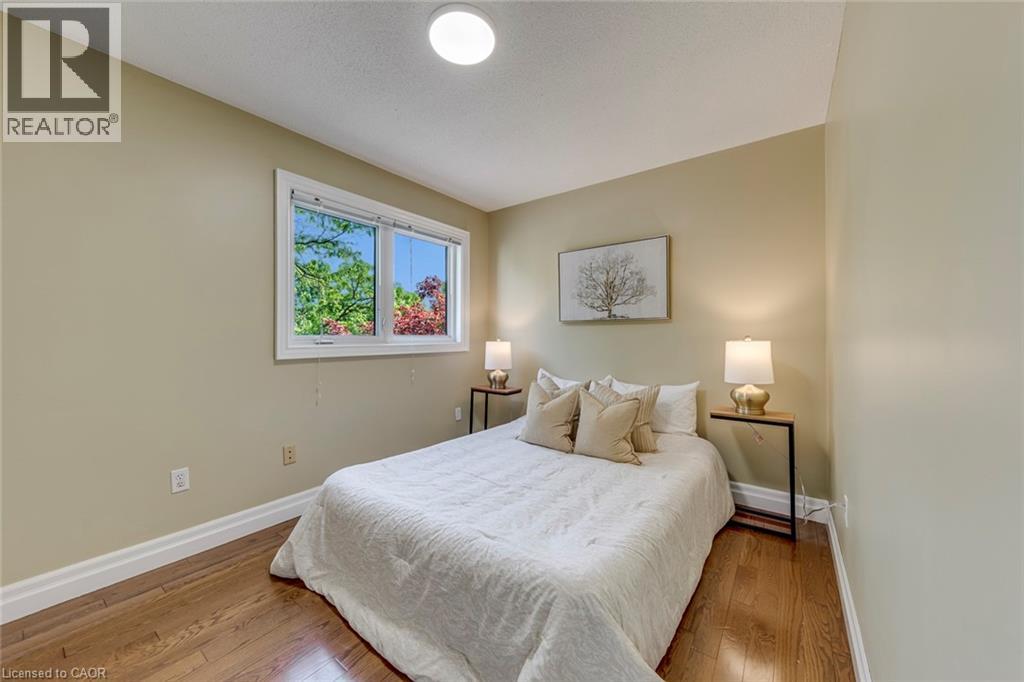 1633 GREENBRIAR Drive - Image 30