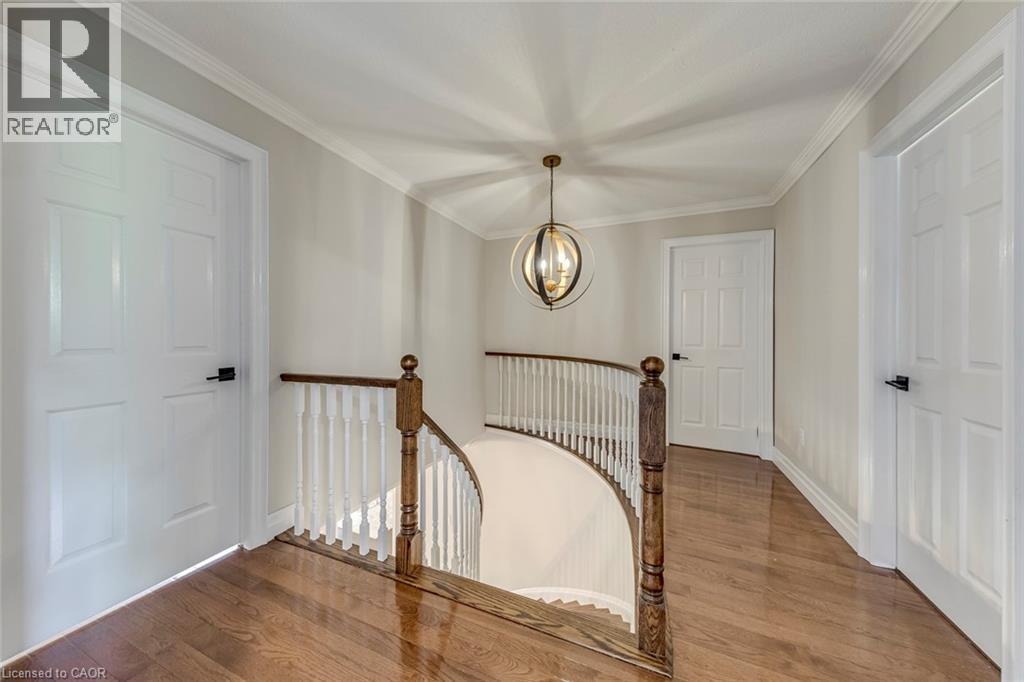 1633 GREENBRIAR Drive - Image 33