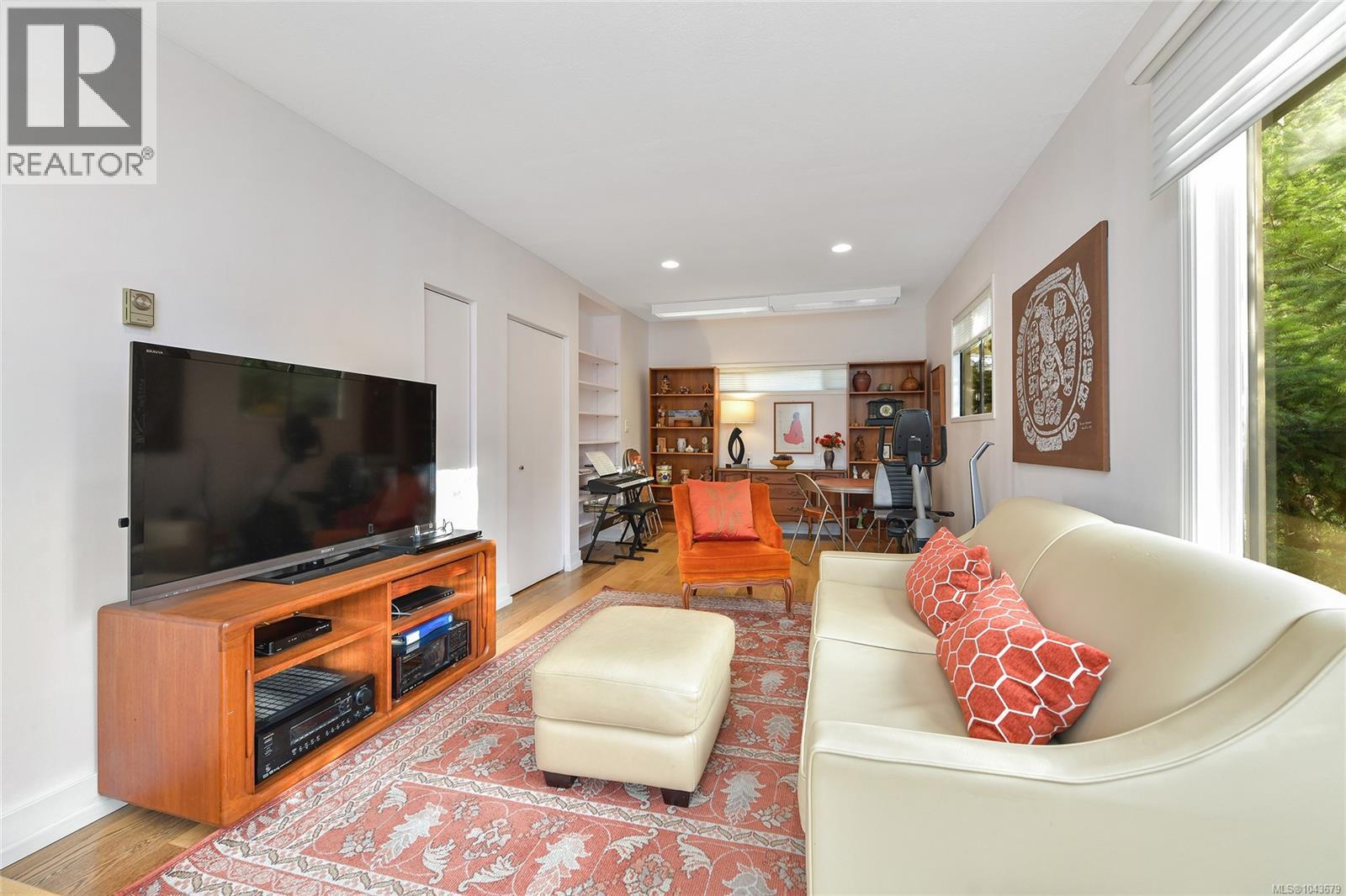 754 Walfred Rd - 25