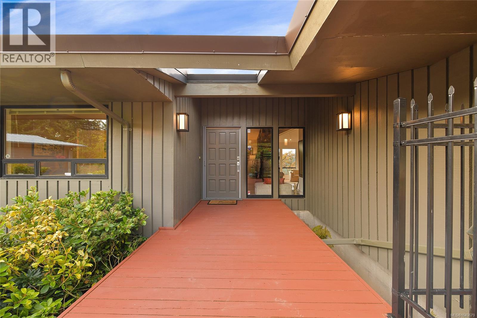 754 Walfred Rd - 44