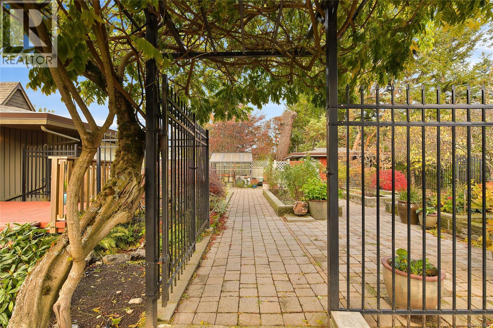 754 Walfred Rd - 45