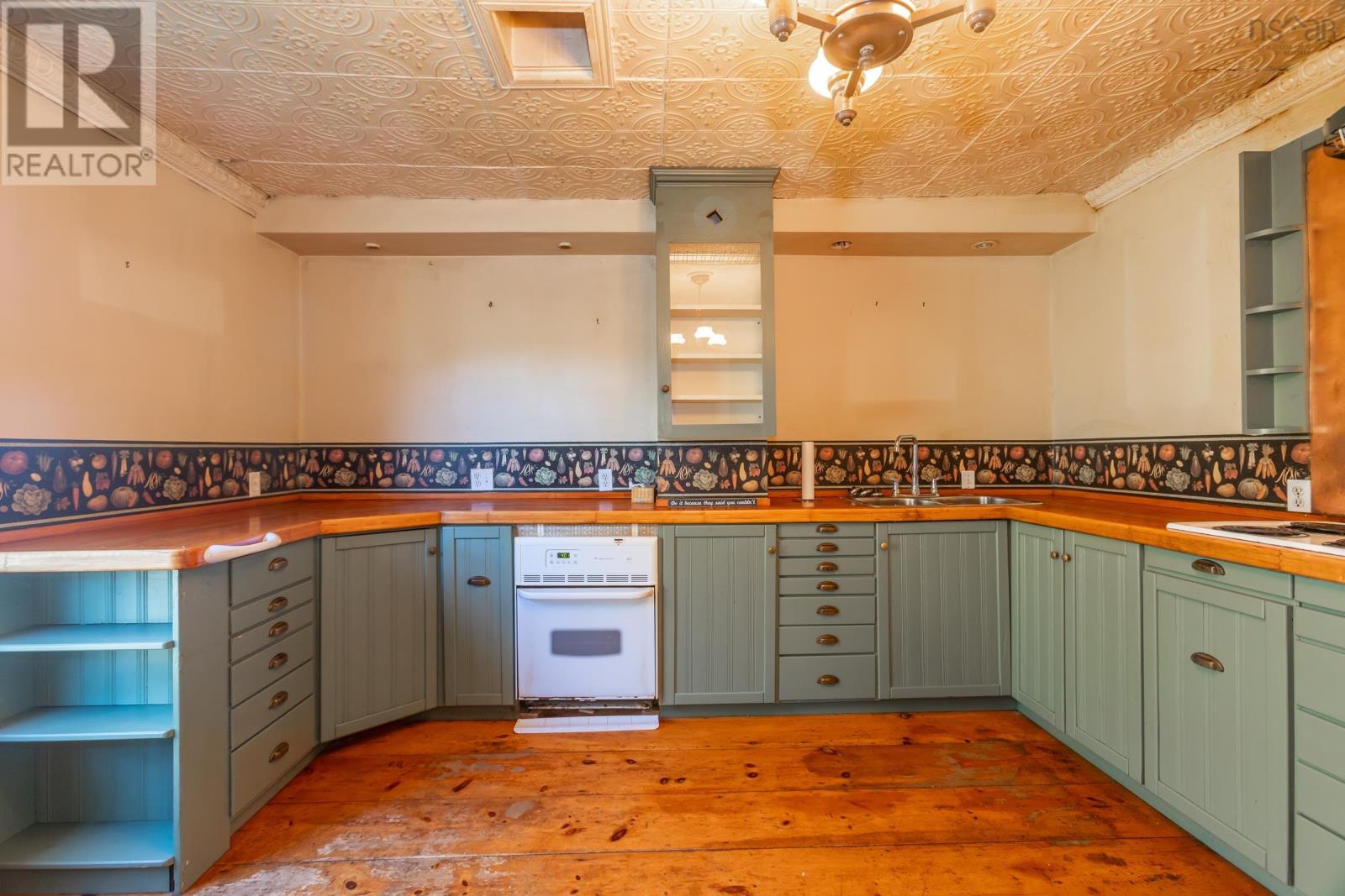 1611 Granville Road - 11