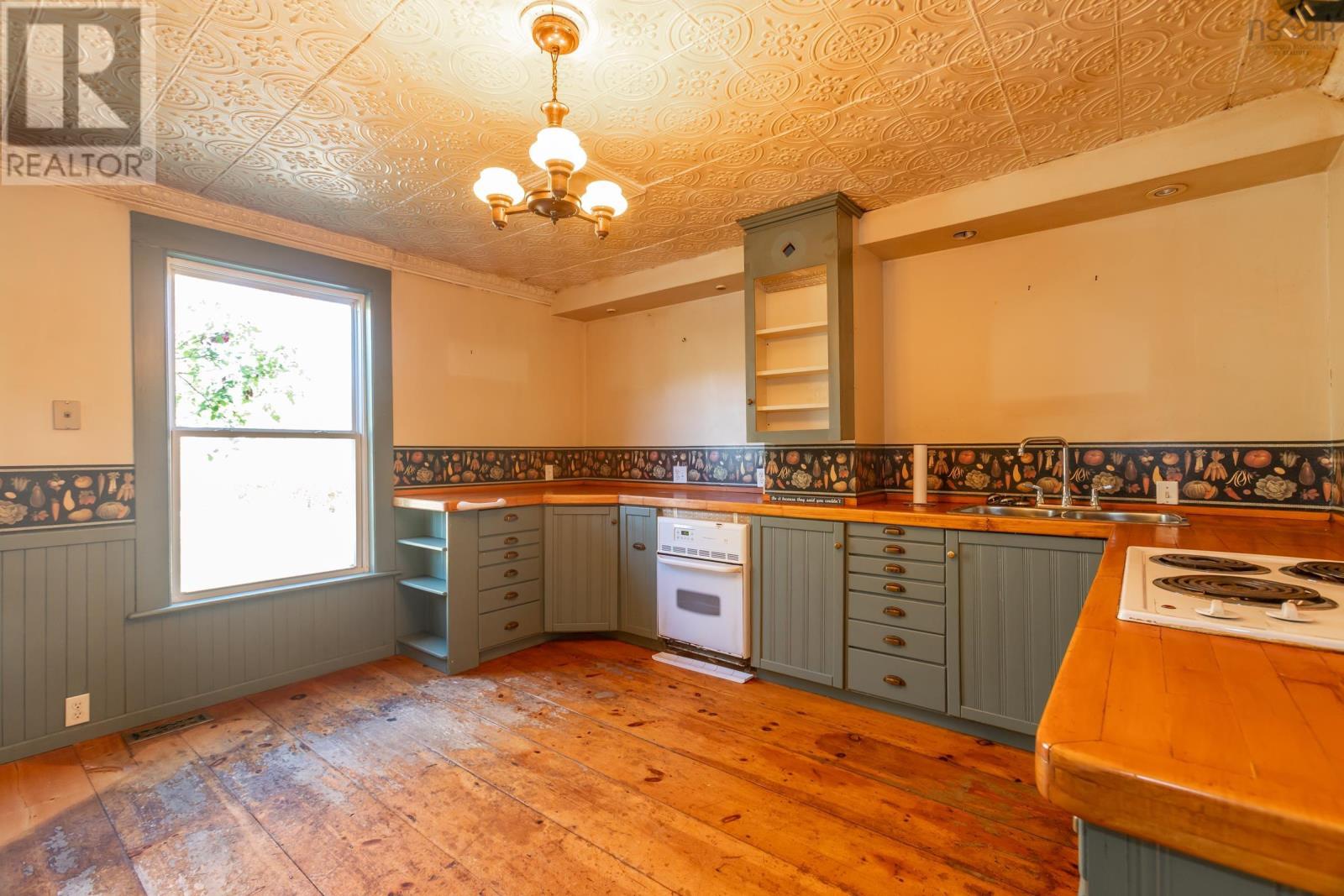 1611 Granville Road - 13