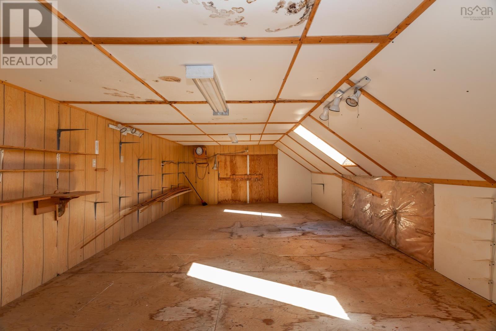 1611 Granville Road - 40