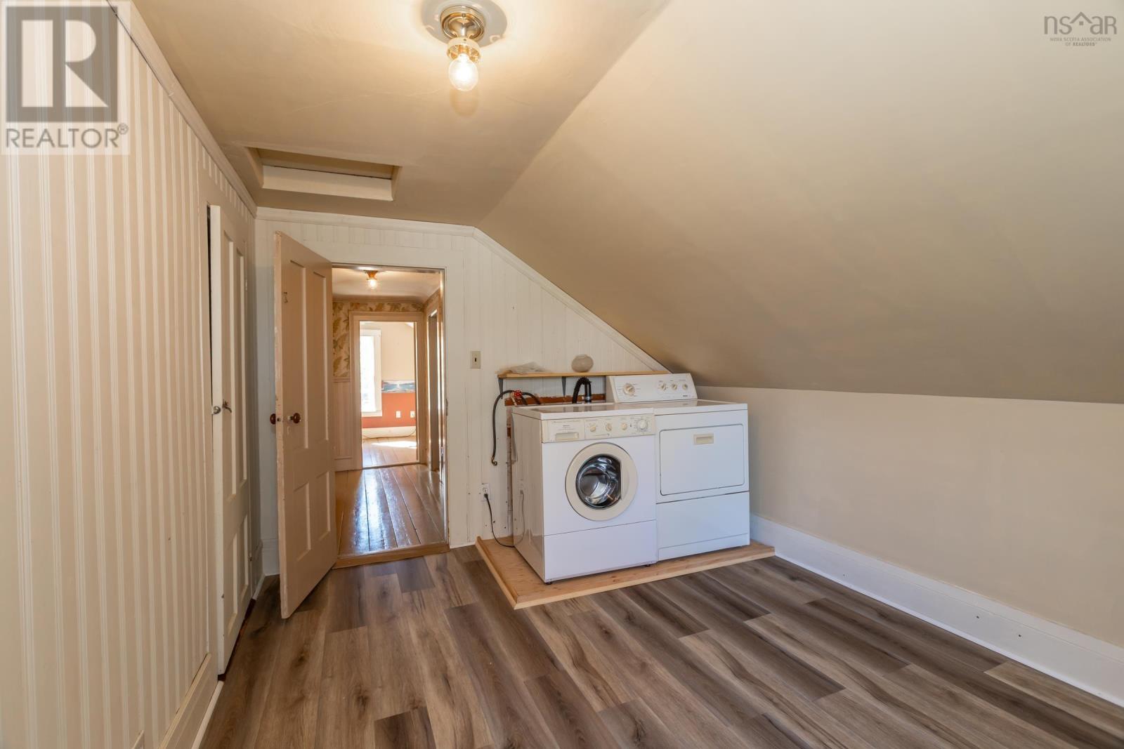 1611 Granville Road - 32