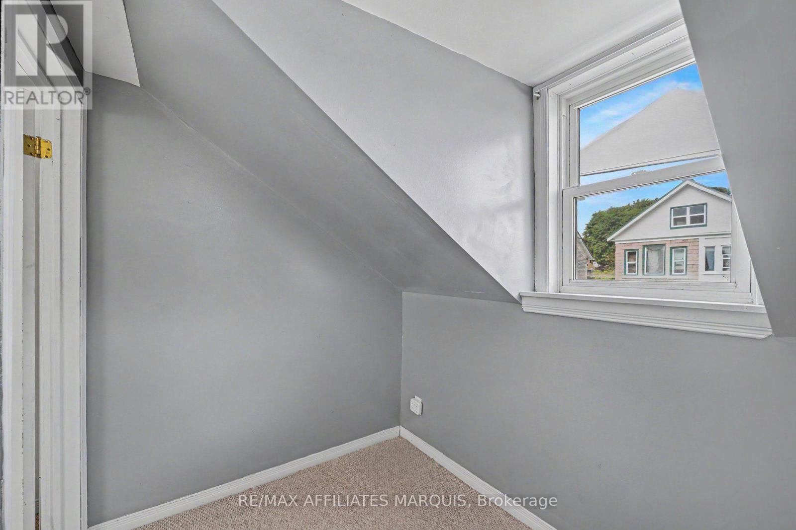 26 MARKET STREET N - Image 29