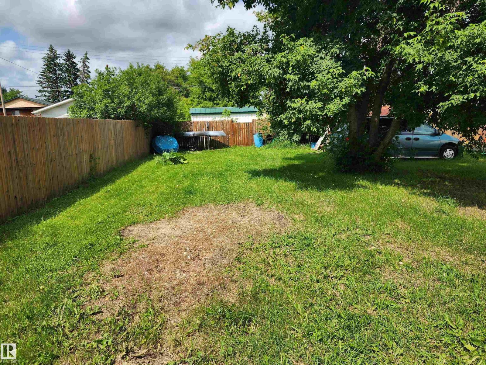 4806 52 AV - Image 27