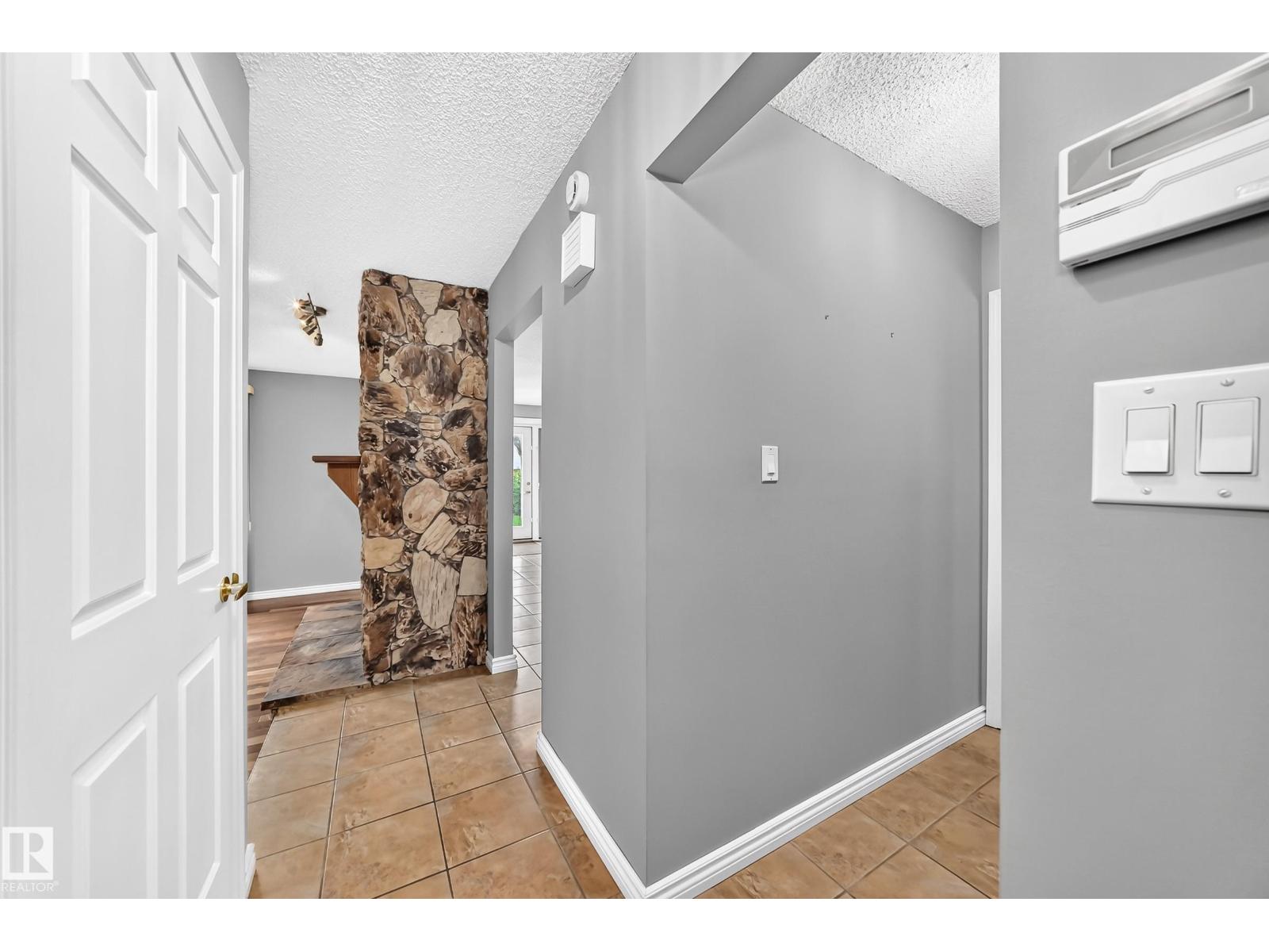 640 WARWICK RD NW - 20