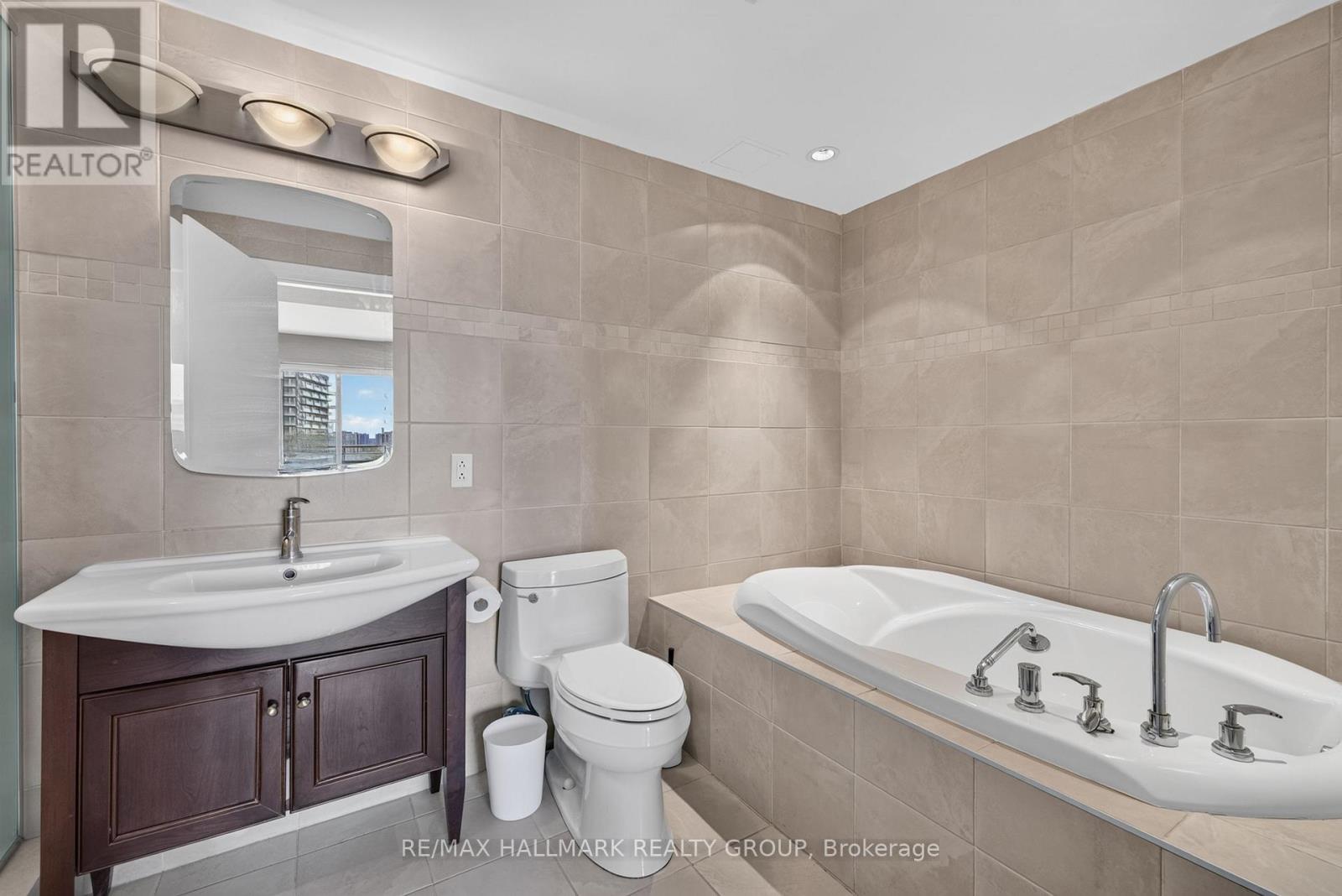 2 Bed, 2 Bath House for Rent in Ottawa – 1301 – 90 GEORGE STREET, Ottawa – MLS# X13586940 - Image 17
