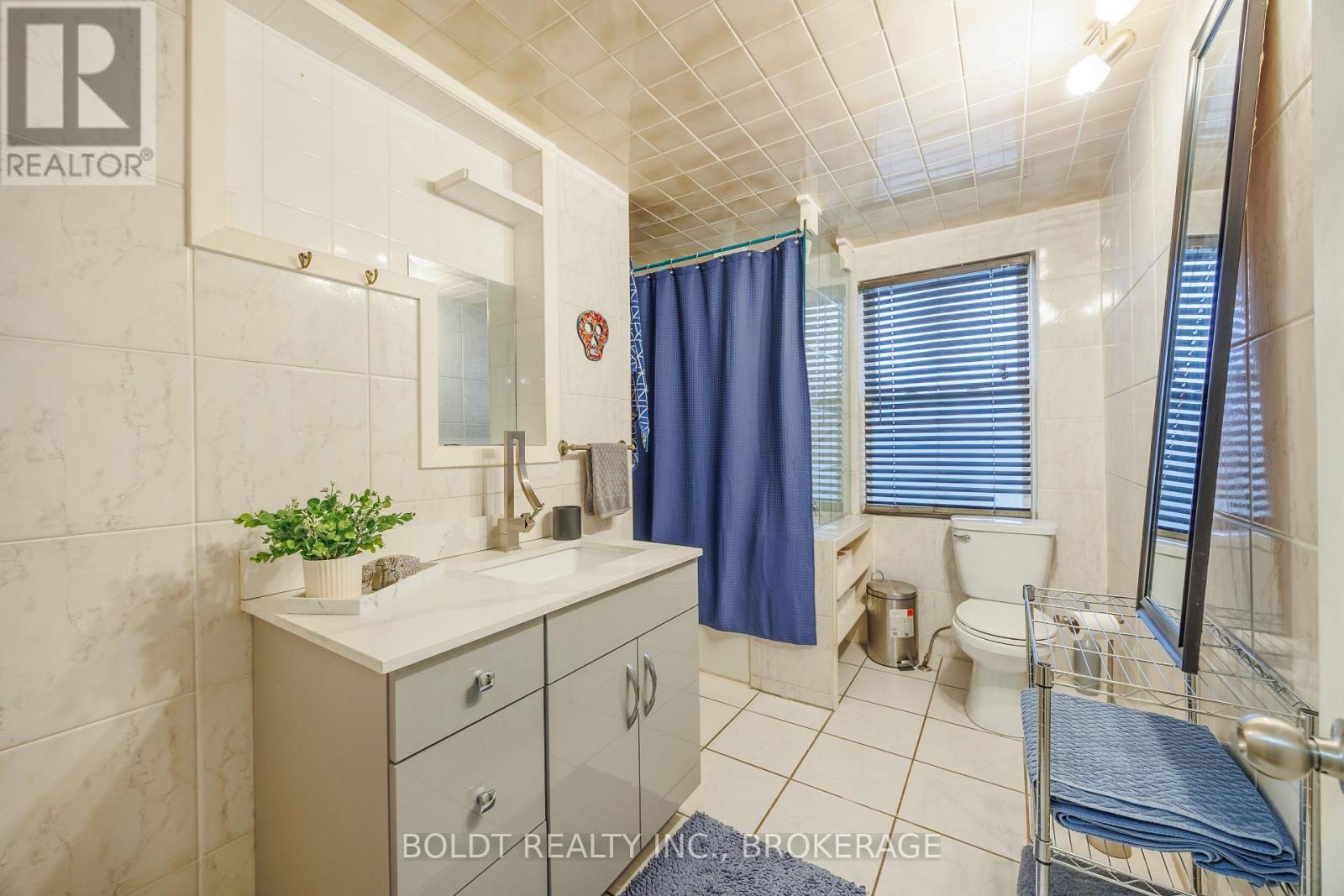 19 PATRICIA AVENUE - 17