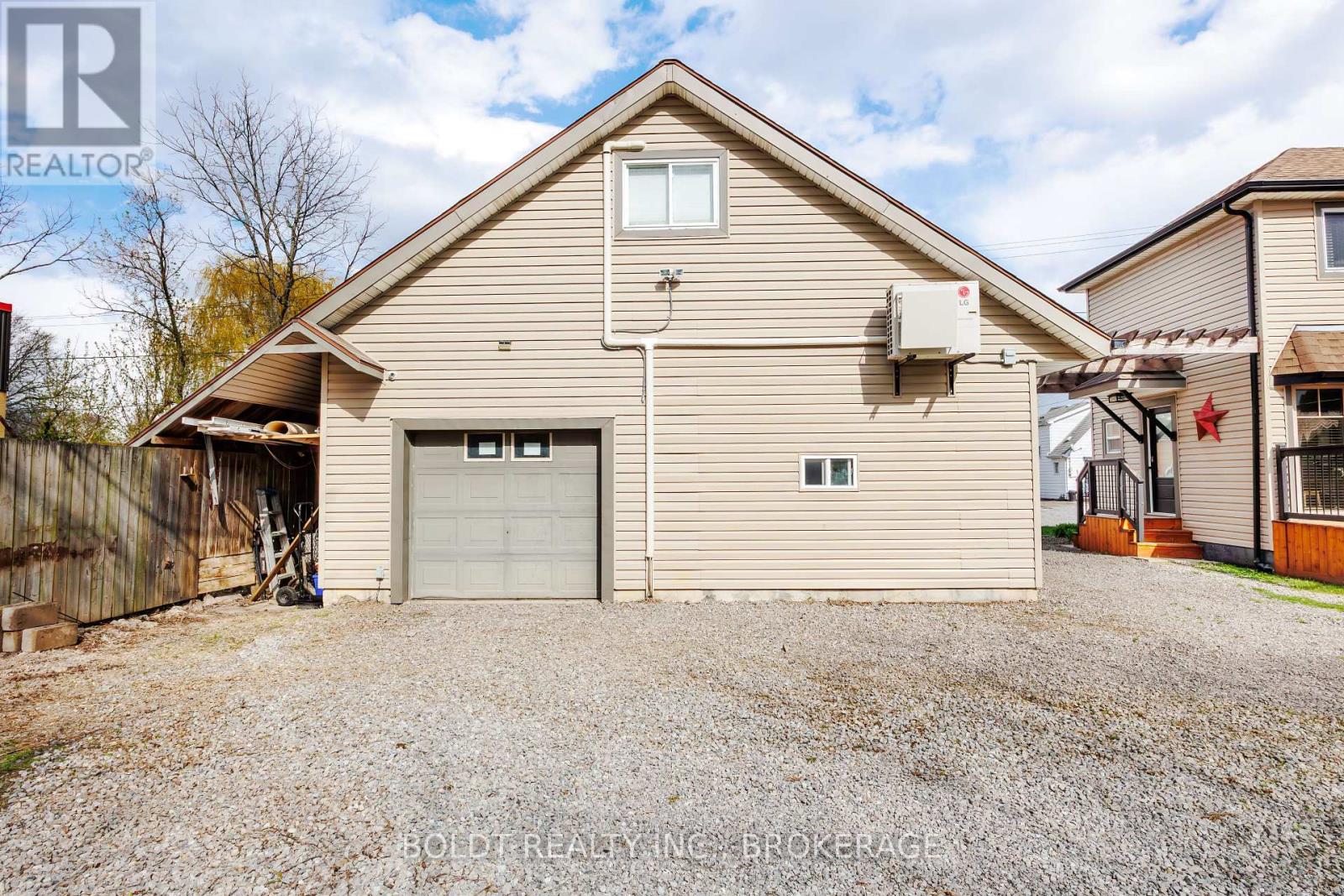 19 PATRICIA AVENUE - 21
