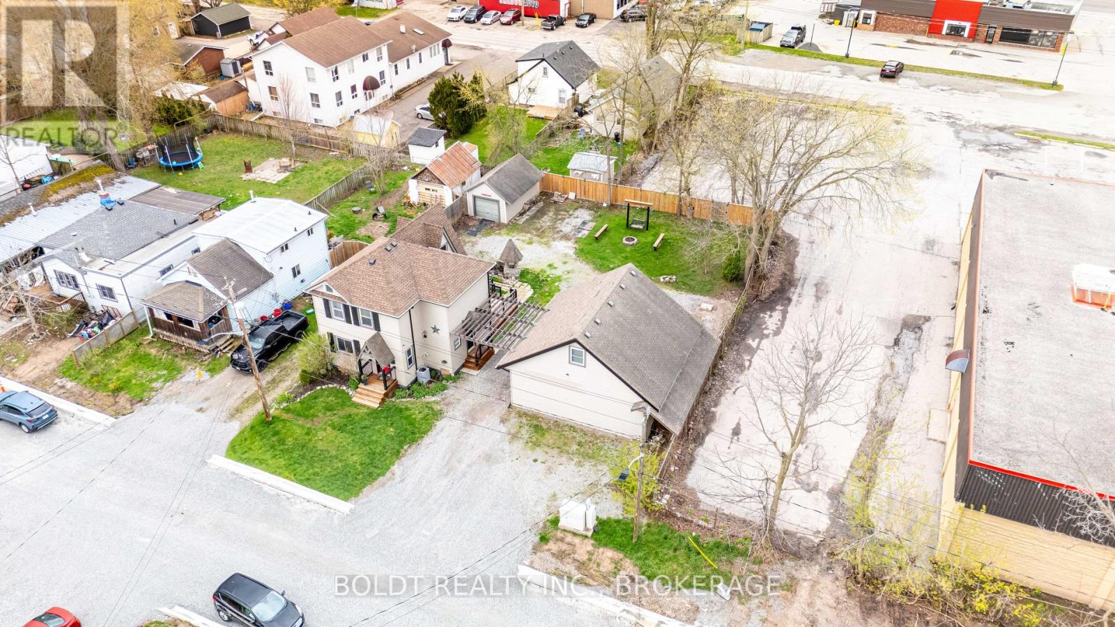19 PATRICIA AVENUE - 25
