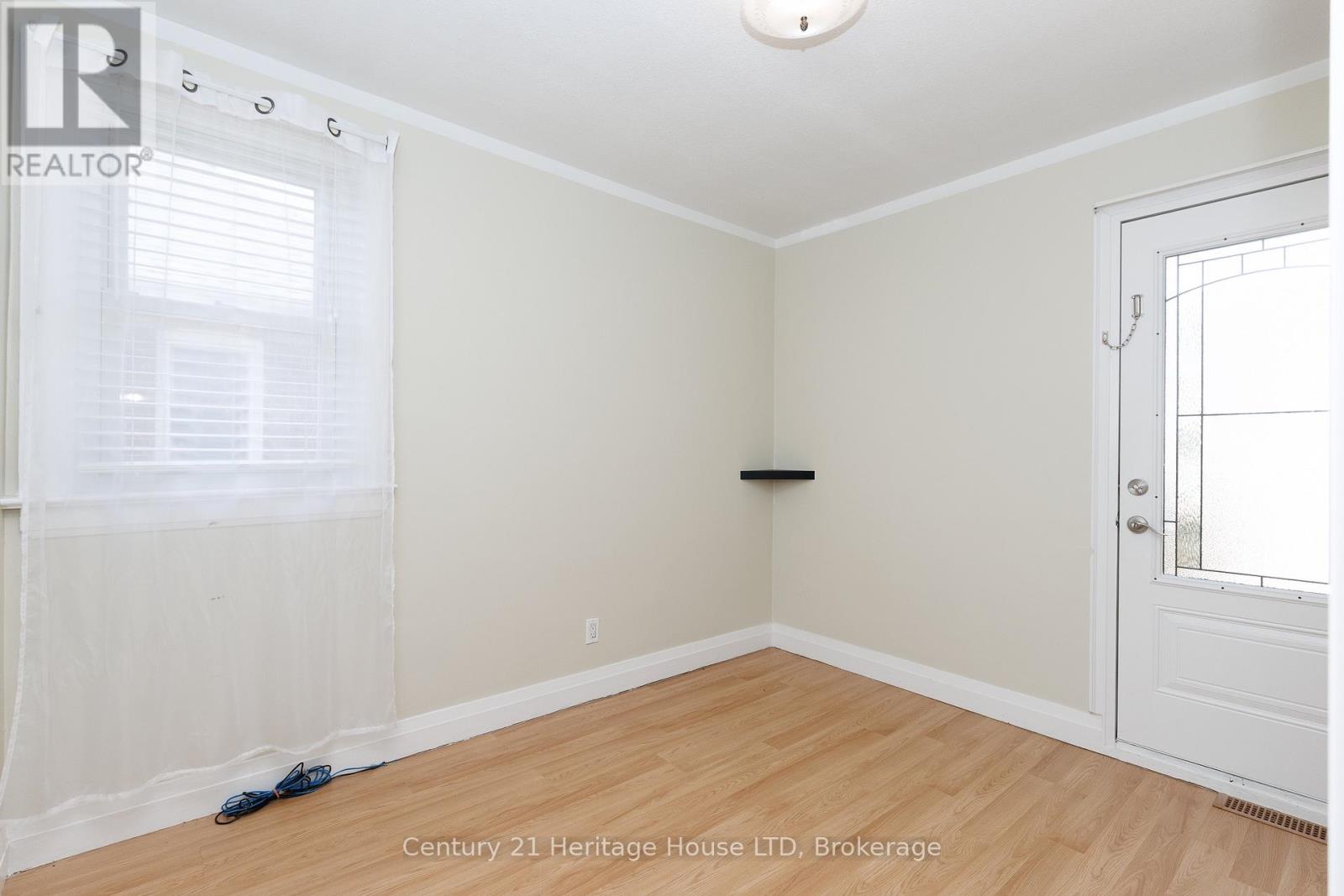 6477 BARKER STREET - 16