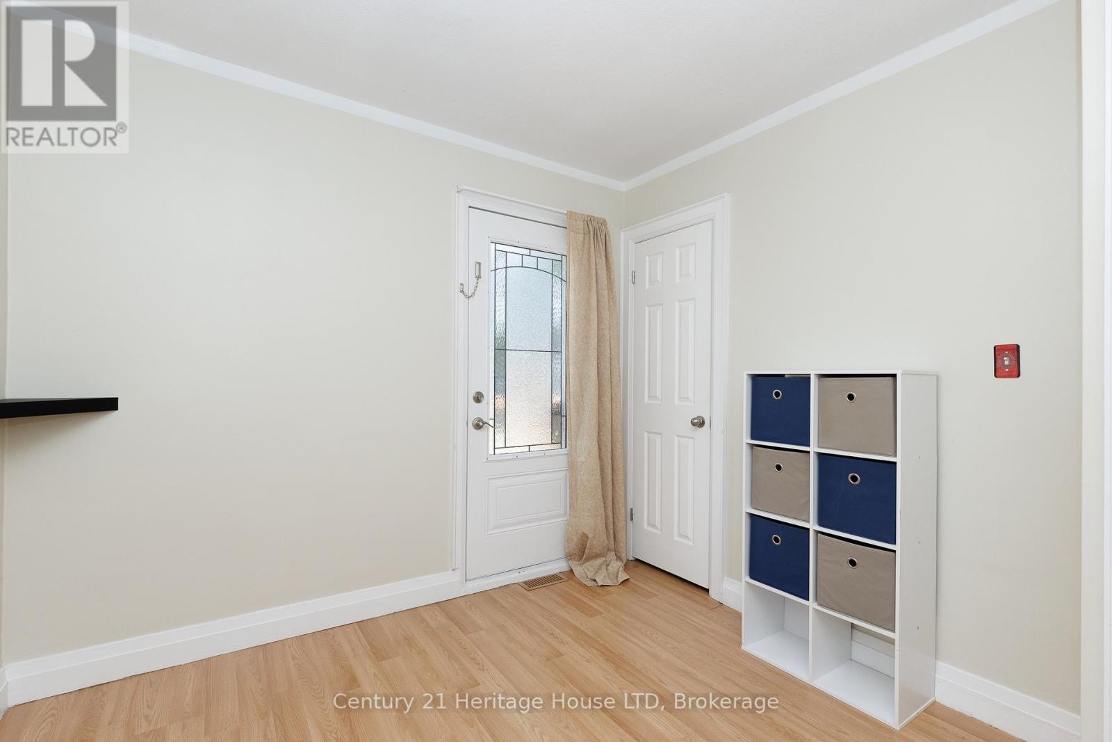 6477 BARKER STREET - 17