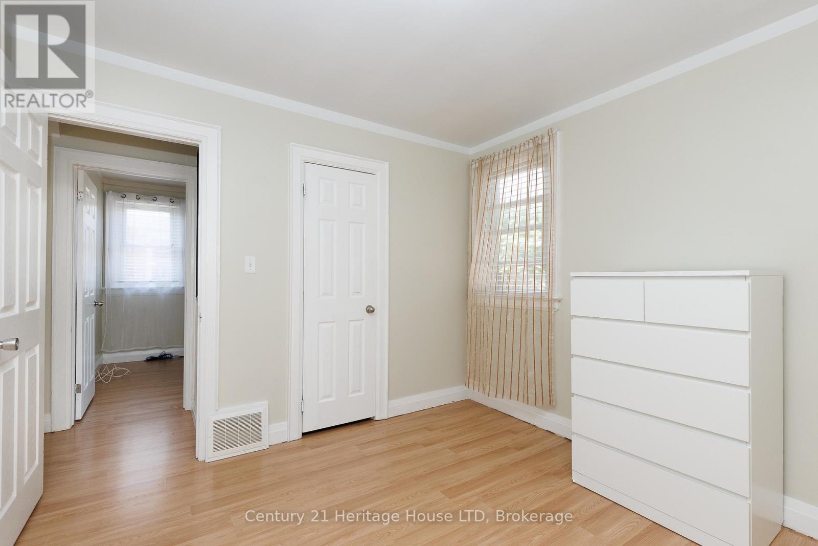 6477 BARKER STREET - 19