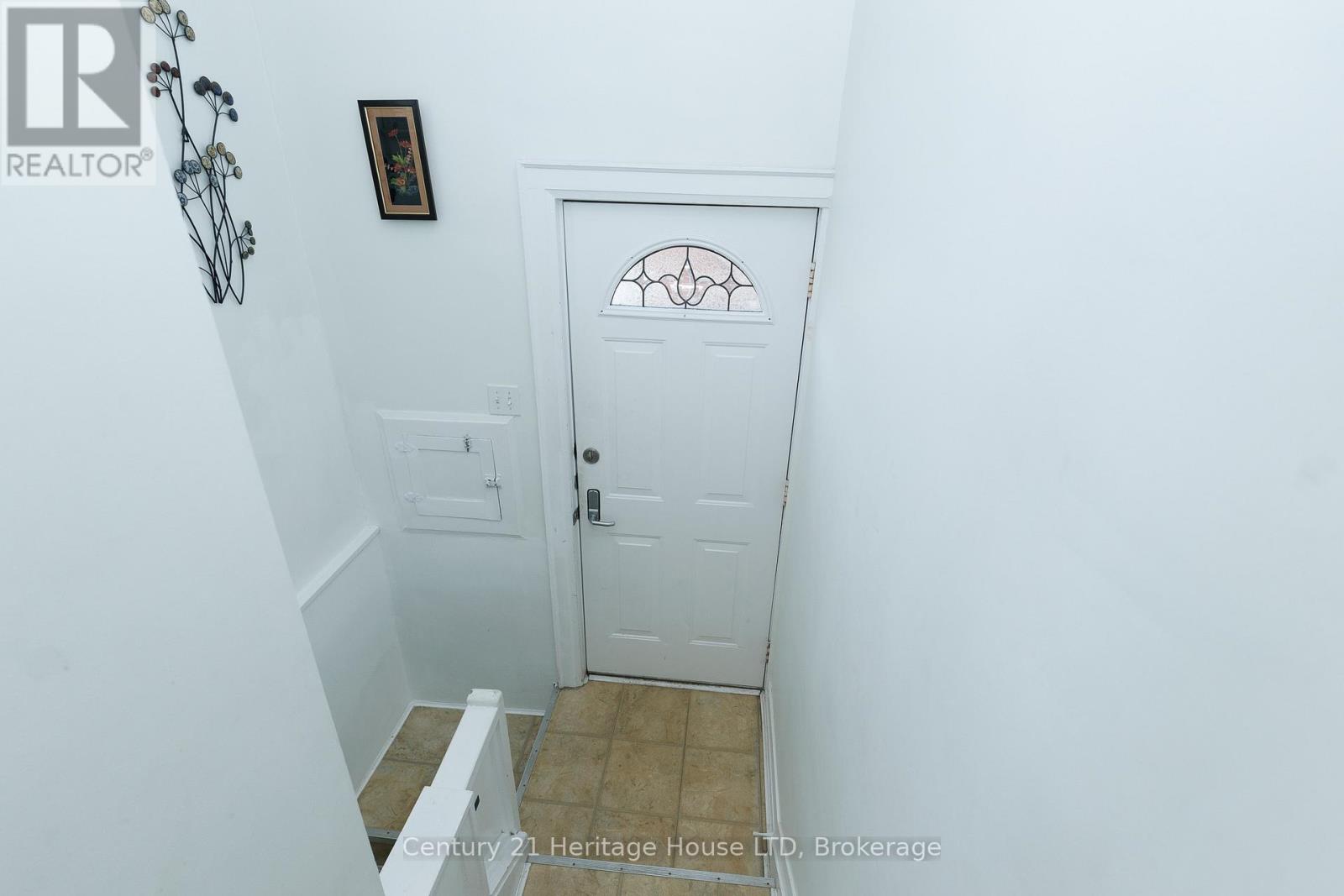 6477 BARKER STREET - 20