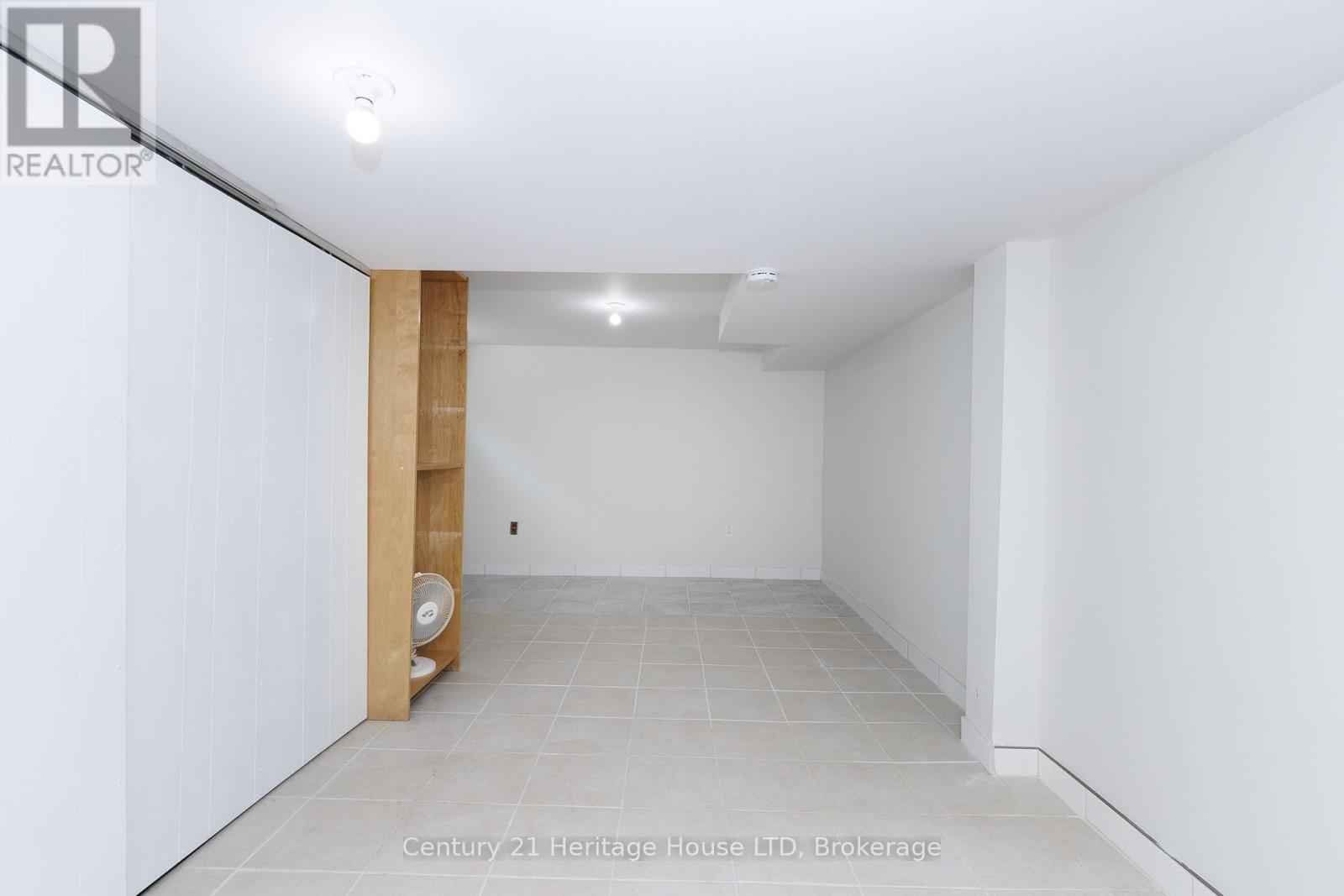 6477 BARKER STREET - 22