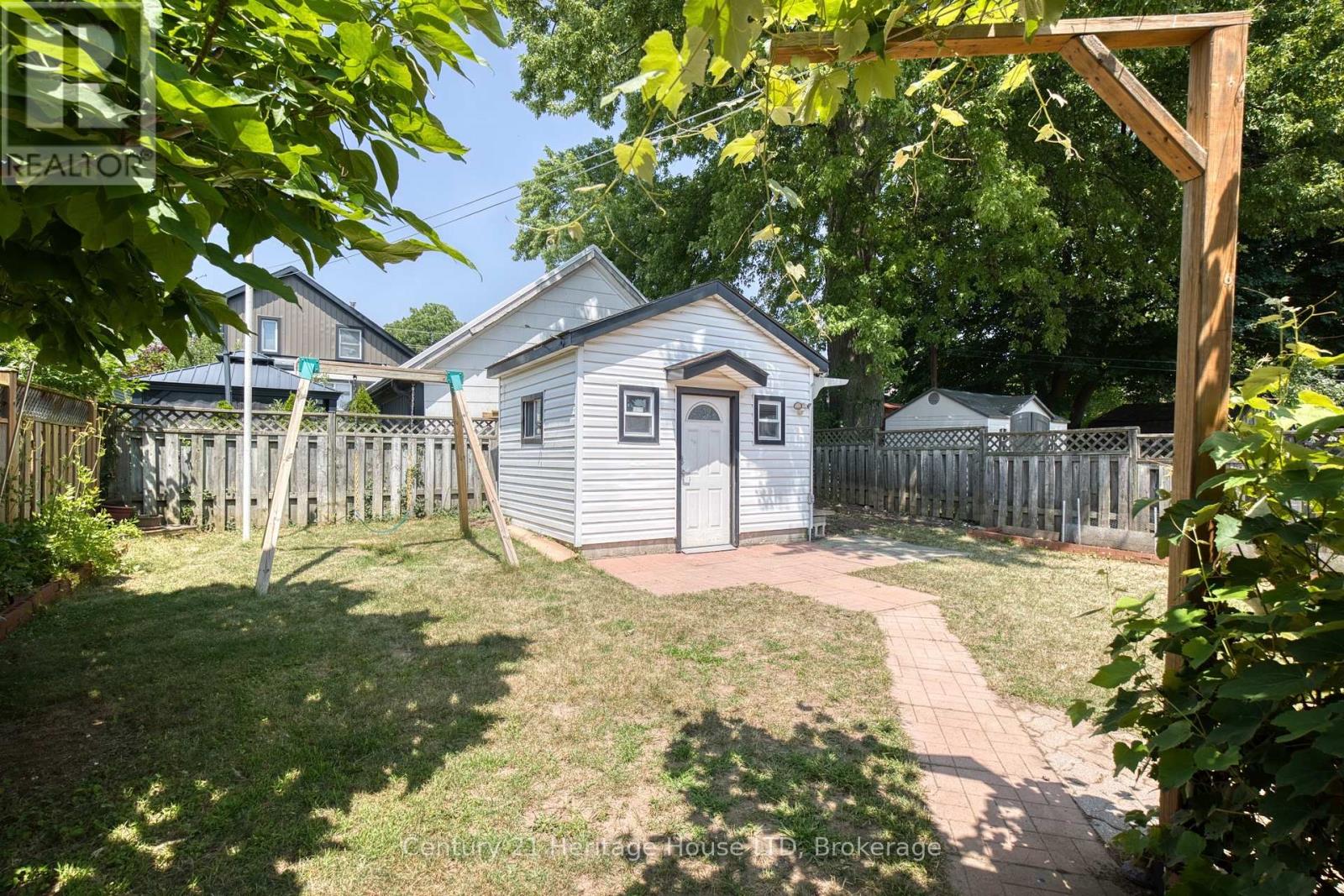 6477 BARKER STREET - 28