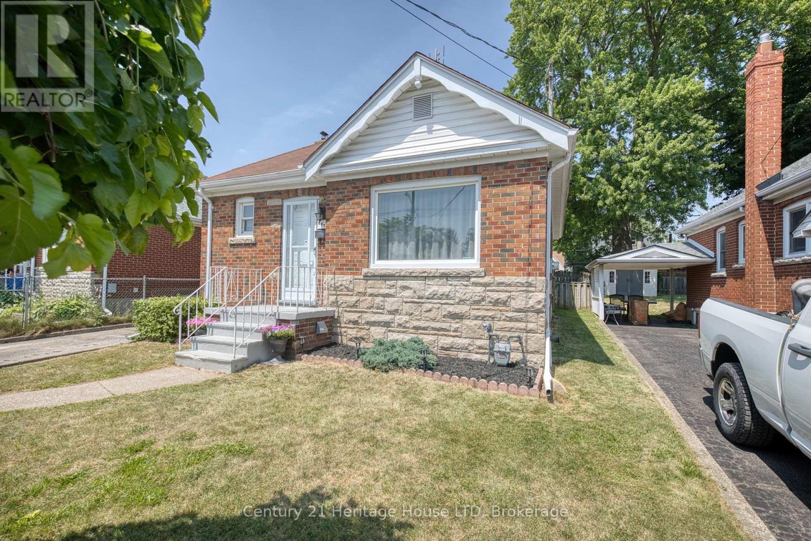 6477 BARKER STREET - 3