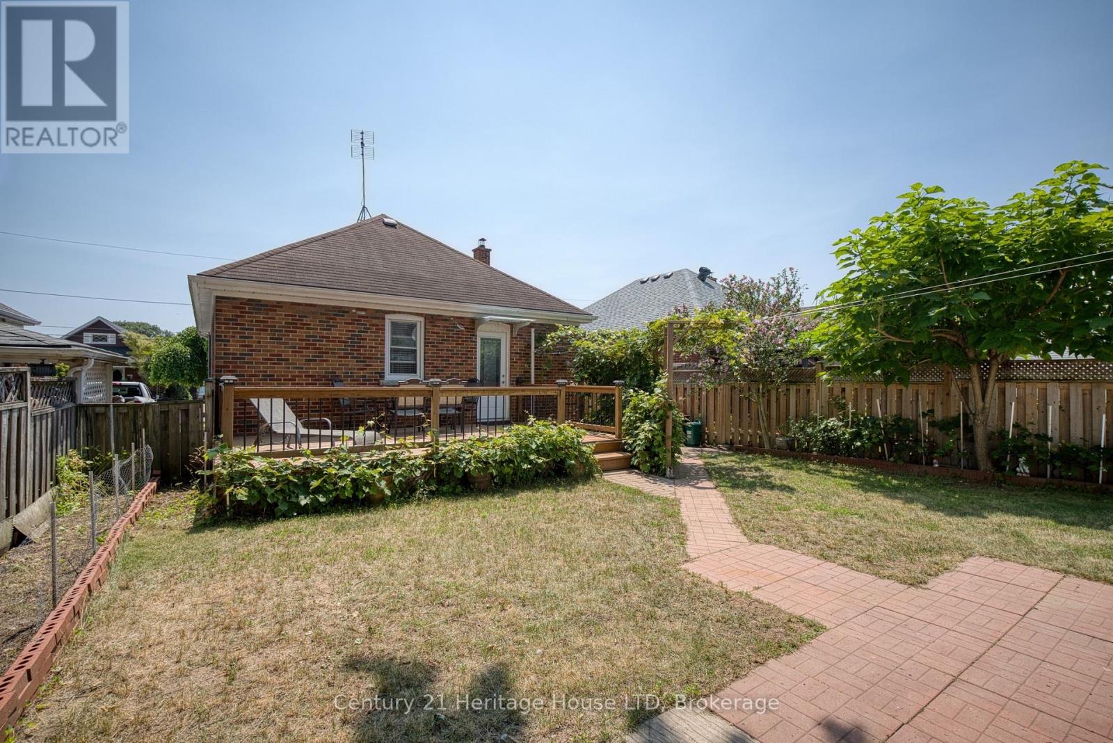 6477 BARKER STREET - 30