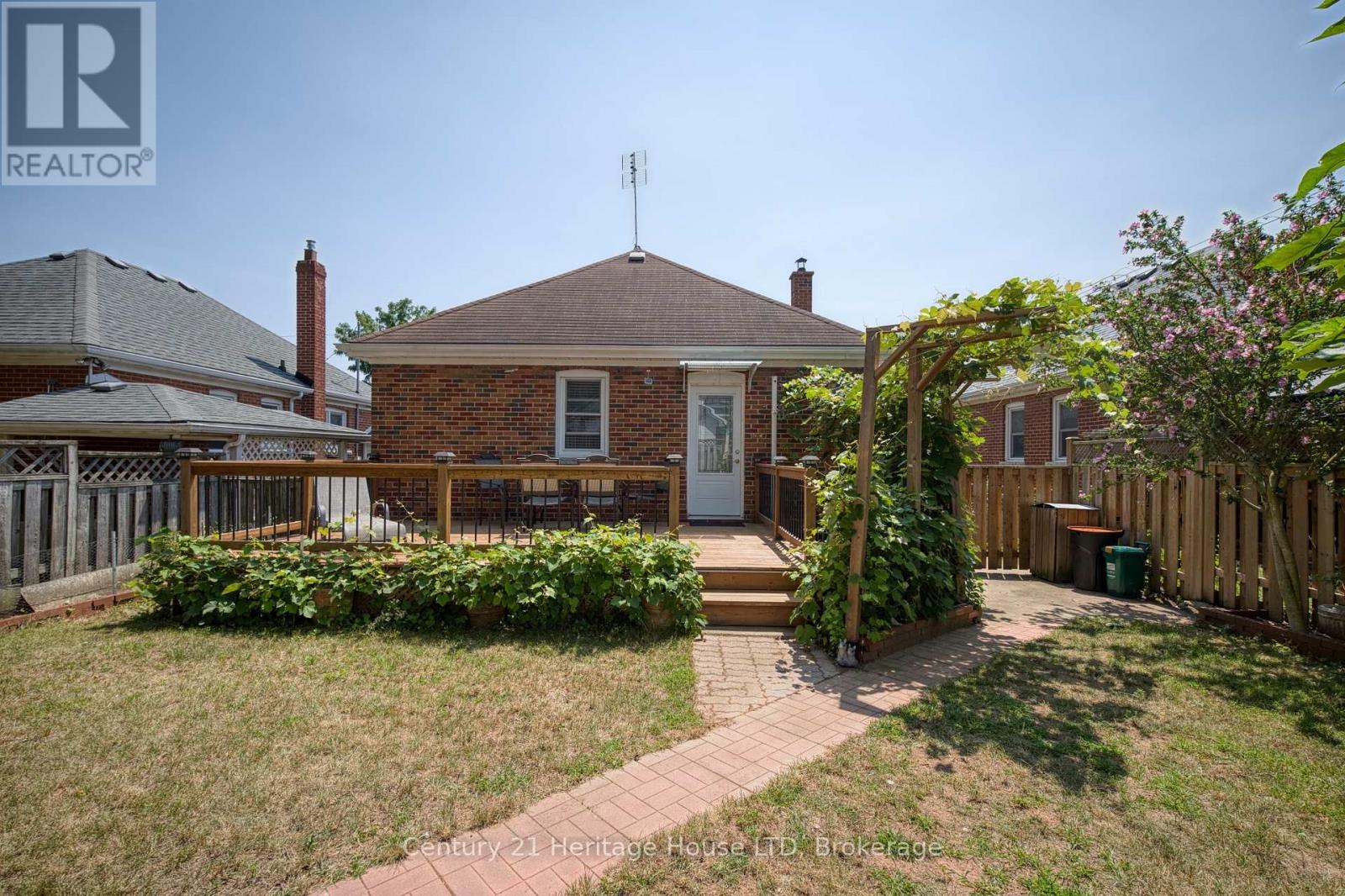 6477 BARKER STREET - 31