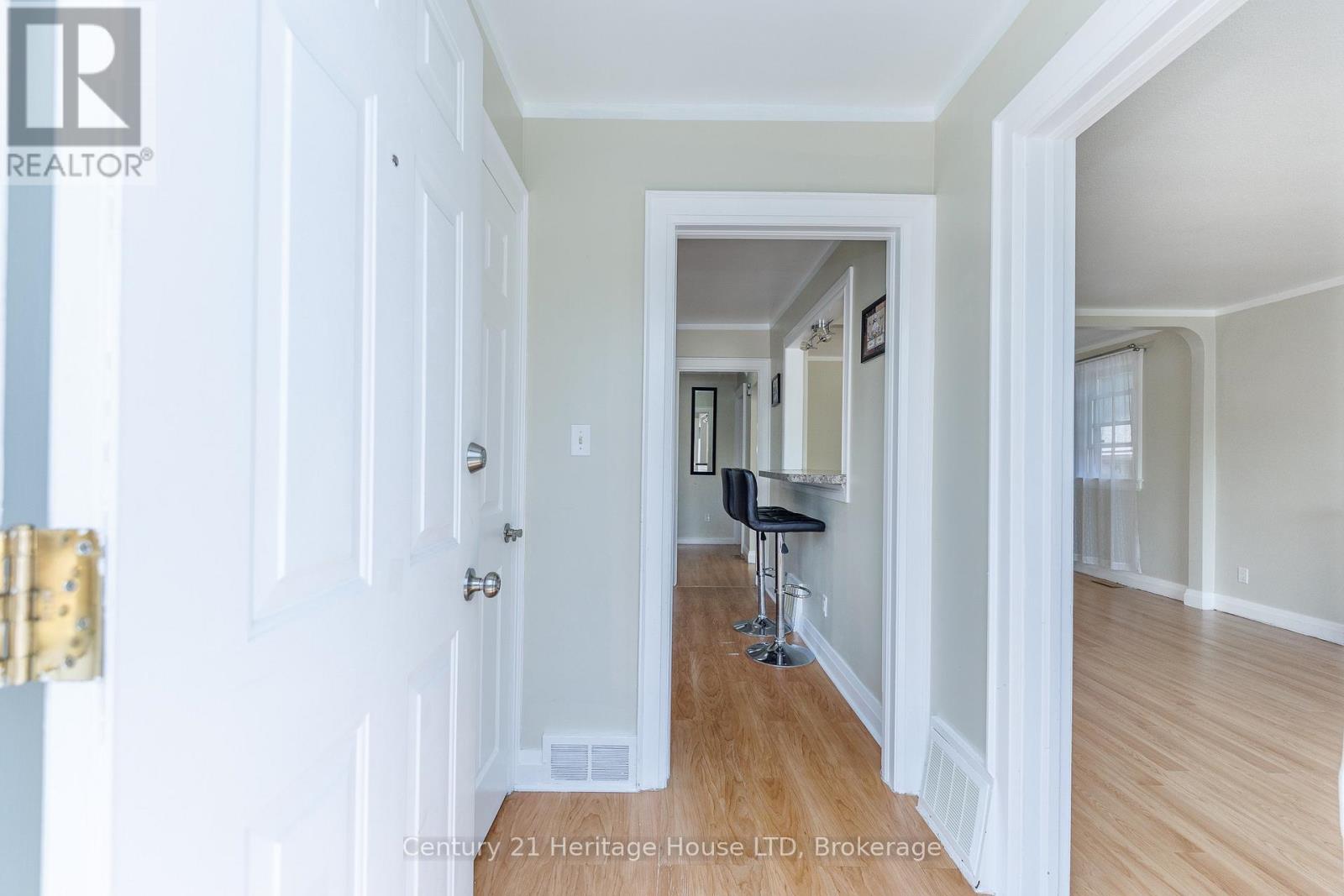 6477 BARKER STREET - 5