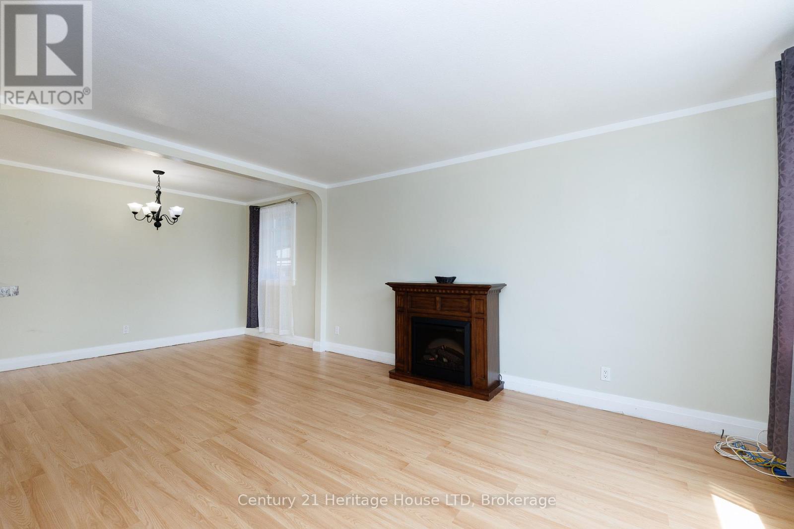 6477 BARKER STREET - 6