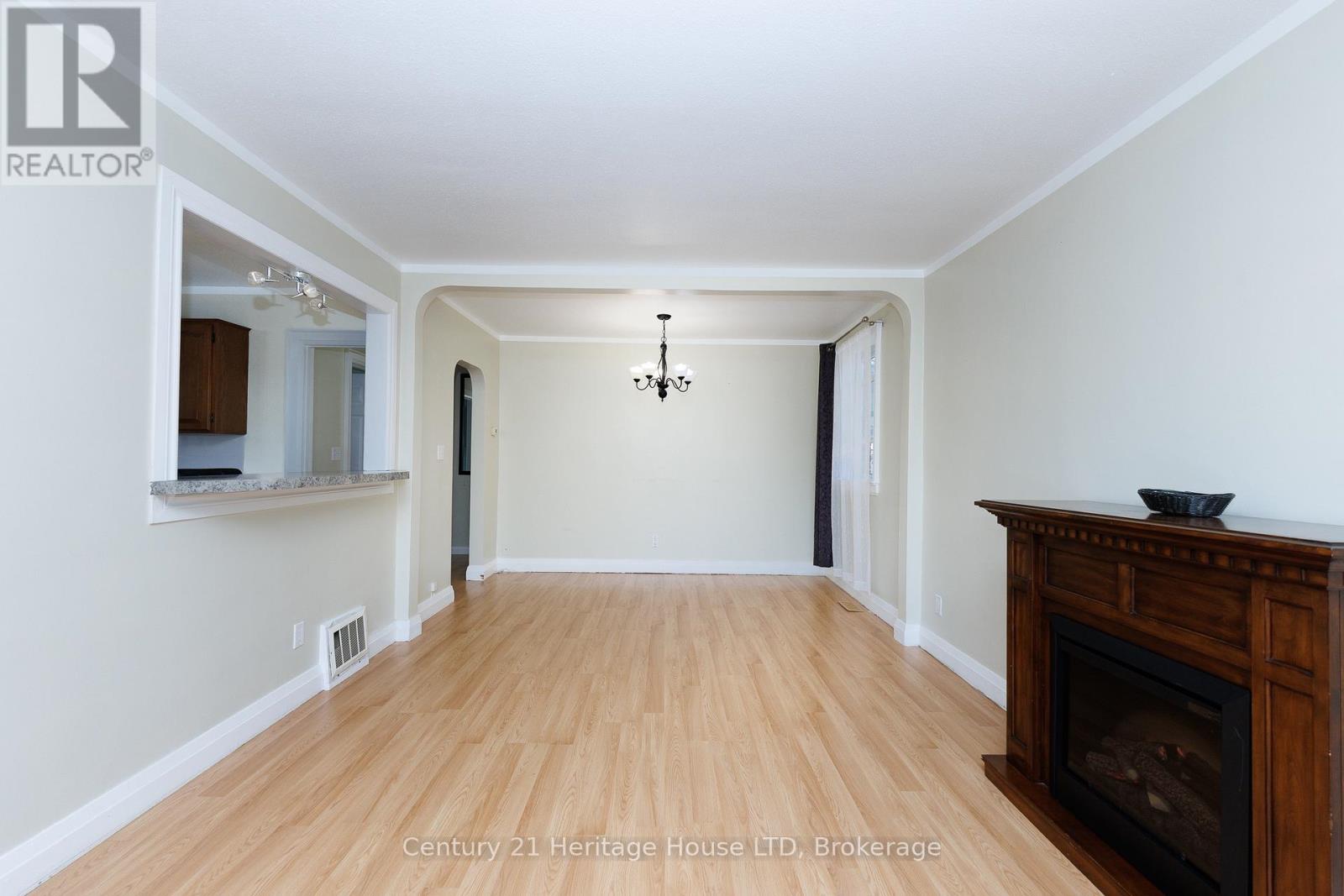 6477 BARKER STREET - 7
